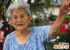 梦见死去的奶奶干农活，做梦梦到和死去的奶奶说话