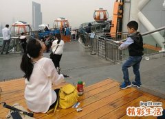 梦见朋友为情所困想要跳楼，梦到好朋友坠楼还活着