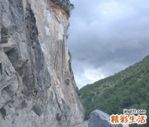 梦见爬悬崖啥意思，做梦梦到自己爬悬崖峭壁上不去