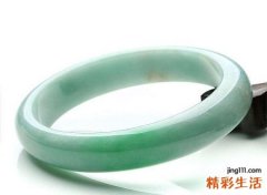 梦见镯子碎了啥预兆，做梦梦到送给女秘书的玉镯子碎了