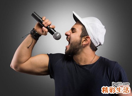 梦见自己唱歌有什么预兆，女人梦见自己大声唱歌