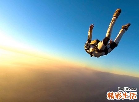 梦见跳伞代表什么，做梦梦到进入飞虎队训练跳伞科目