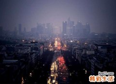 梦见下雨有什么寓意，女人梦见下雨好不好
