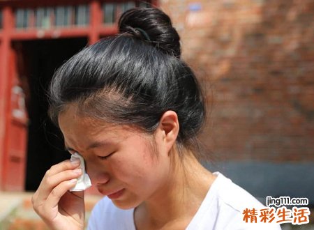 梦见伤心的哭啥预兆，做梦梦到自己一边哭一边说