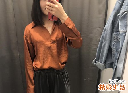 梦见自己去试衣间试穿衣服是什么意思