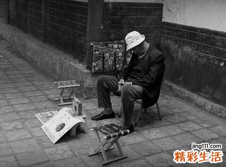 梦见算命先生给自己掐指算命，做梦梦到和算命先生对话