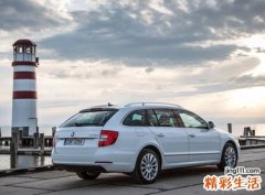 梦见我开车在公路上行驶，女人梦见自己开车行驶