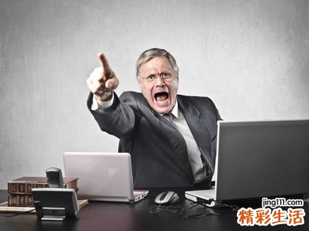 梦见被公司假期后开除，梦到自己被公司解雇或被辞退