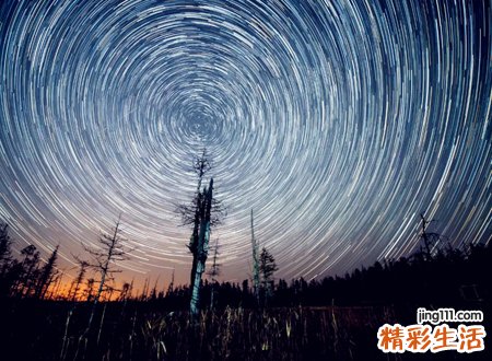 梦见流星雨划过天空自己许愿