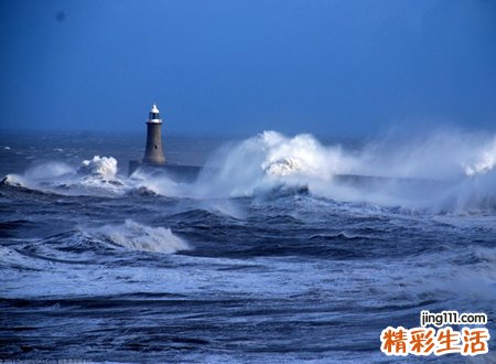 梦见暴风雨即将来临昏天暗地