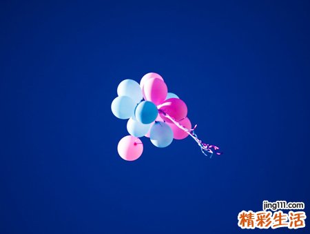 梦见自己飞上天开心飞翔