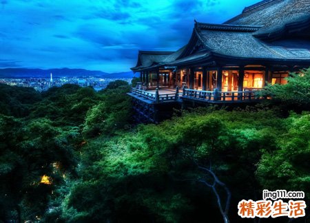 梦见吸血虫吸自己的血，女人梦到吸血虫被拔出