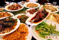 梦见在豪华餐厅吃丰盛的大餐