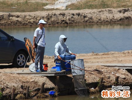梦见自己在黄河钓鱼一钓一个准