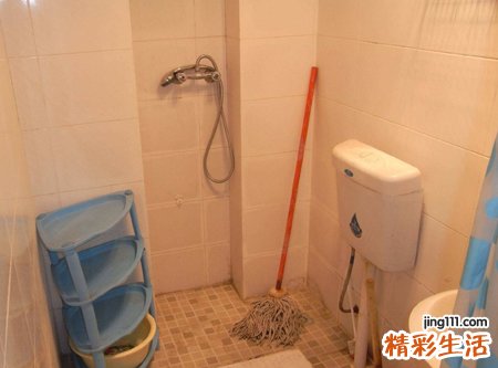 梦见厕所很脏到处是屎尿无处下脚