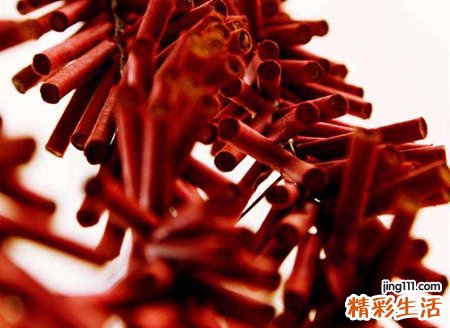 梦见鞭炮很多很漂亮，梦到鞭炮声响成一片