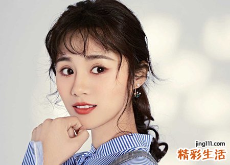 女生淡红尘的微信个性网名