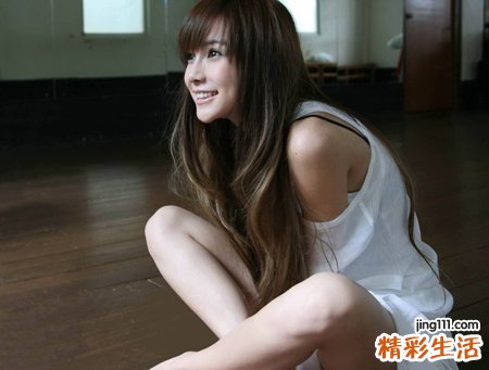 梦见自己掉牙掉了一地板