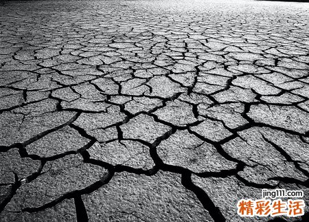 梦见天崩地裂死里逃生好惊险好刺激