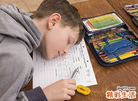 梦见死去的人还活着和我说话，女人梦见死人说话好吗