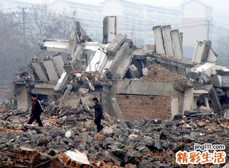 梦见房屋倒塌是什么征兆，做梦梦见以前的老房子倒塌