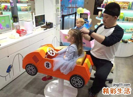 梦见剪头发，做梦梦见别人给我剪头发