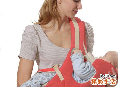 女人梦见自己抱着小孩子在雨中狂奔