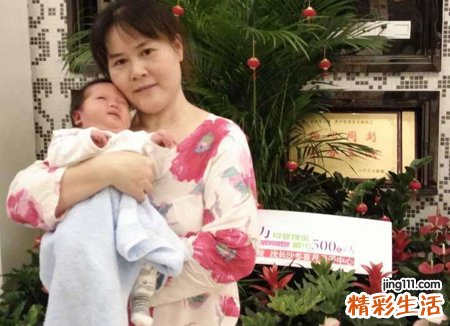 梦见自己抱着小孩去农田里干活