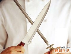 梦见腹部被捅了一刀血流不止