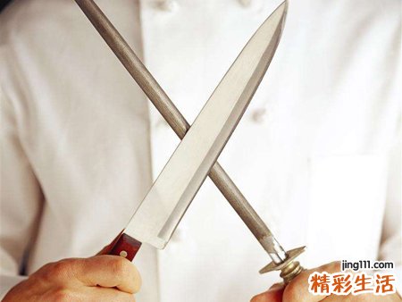 梦见腹部被捅了一刀血流不止