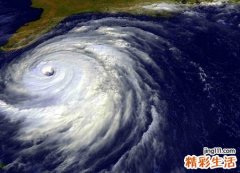 梦见沿海海啸摧毁一切自己却躲过一劫