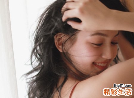 男人一看就想加的女人微信网名,最撩人的四个字昵称