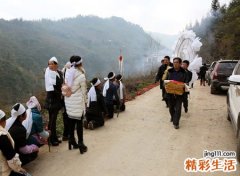 梦见家里办丧事的场面，做梦梦见办丧事是什么兆头