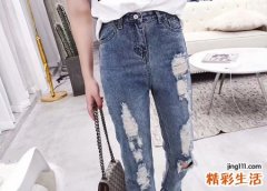 梦见自己当众换裤子穿了条花裤子