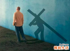 梦见亲人的干尸放在家里会动会说话