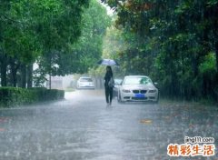 梦见下大雨是什么意思，已婚女人梦见下雨好吗