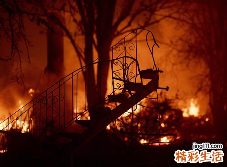 梦见大火蔓延很快，女人梦到火是什么预兆
