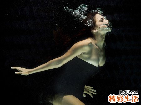 梦见和死去的已故同事说话聊天