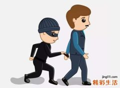 梦见家里进小偷，女人梦到小偷进家里偷东西