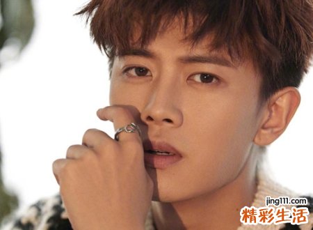 感情带伤痛心的男生快手网名