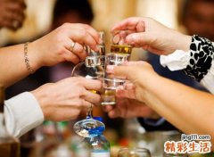 梦见喝酒，做梦梦见喝酒是什么意思