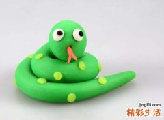 梦见别人杀蛇蛇被剁成一截一截的块状