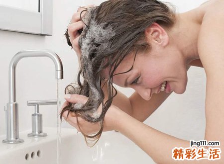 梦见洗头发,做梦梦见洗头发是什么意思