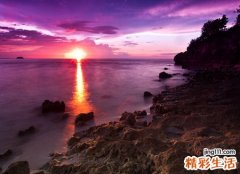 梦见死人只笑不说话好阴险的样子