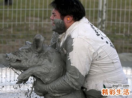 梦见亲戚杀猪给我分了一大块猪肉