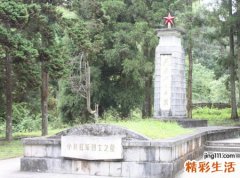 梦见自己在坟墓里安家过日子