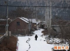 梦见父亲还活着并说话，做梦梦到死去的长辈还活着