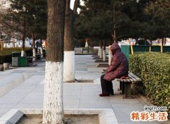 梦见跟已故的外婆说话，做梦梦到死去的亲人还活着和我说话