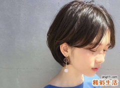 女人梦见长发剪成短发，做梦梦到自己剪头发是什么意思