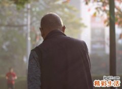 梦到过世的长辈，做梦梦到过世的长辈又去世